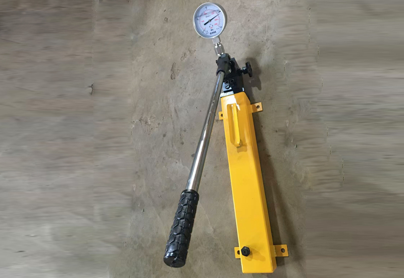 超高壓手動(dòng)泵