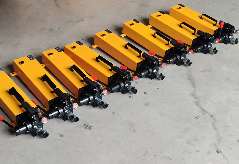 超高壓手動(dòng)油泵